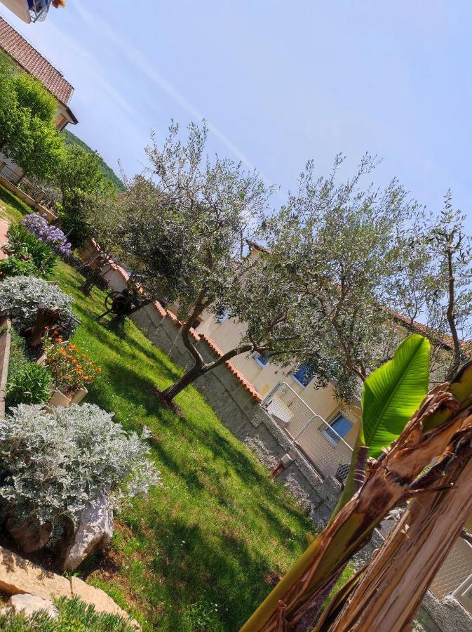 Apartments Erenda Fuskulin Bagian luar foto