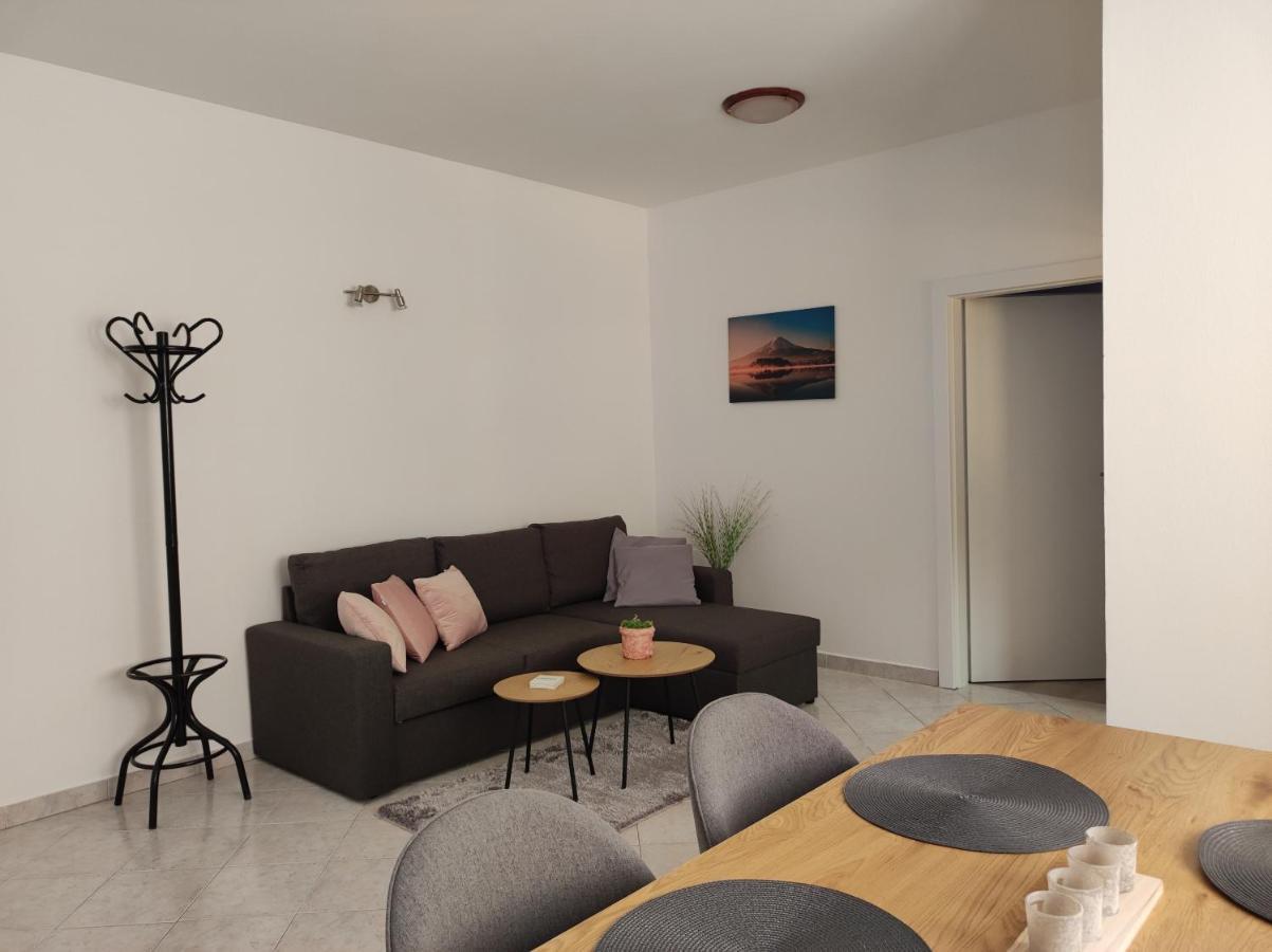 Apartments Erenda Fuskulin Bagian luar foto